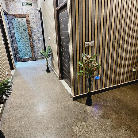 Hotel Tulip Near Delhi Airport 新德里 外观 照片