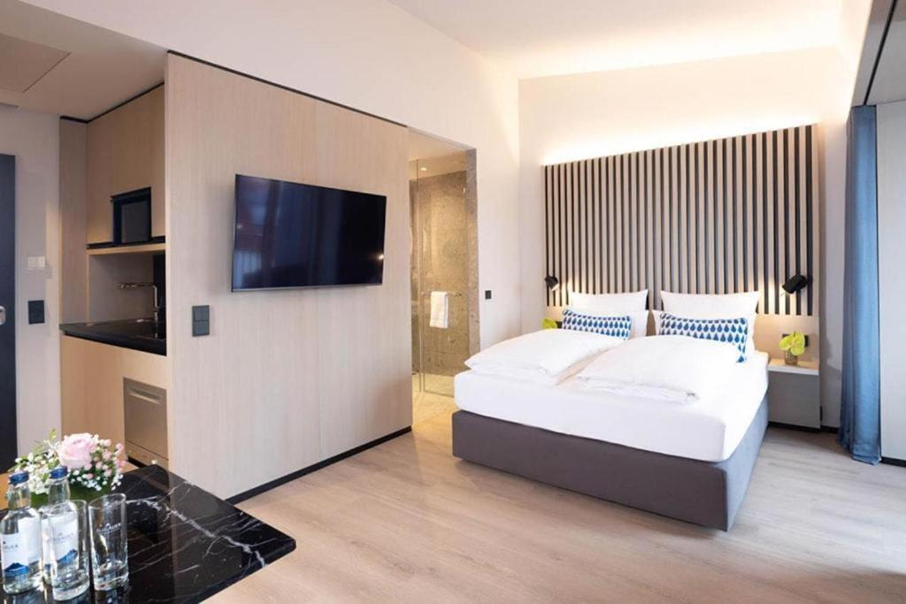 Hotel Tulip Near Delhi Airport 新德里 外观 照片