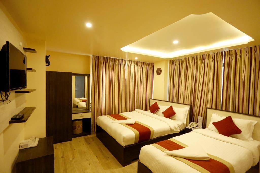 Hotel Tulip Near Delhi Airport 新德里 外观 照片